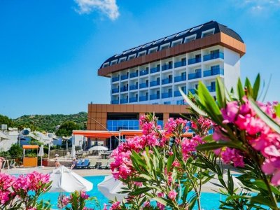 Фото отеля Throne Beach Resort Hotel 5*