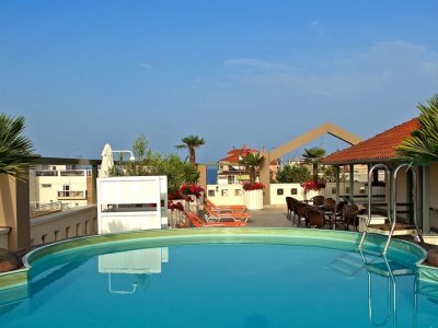 Фото отеля Europe Hotel 3*