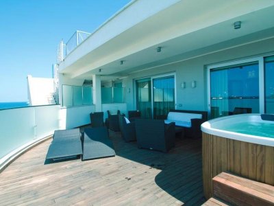 Фото отеля Premier & Suites 5*