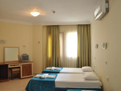 Фото отеля Side Yesiloz 4*