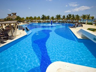 Фото отеля Blue Bay Grand Esmeralda 5*