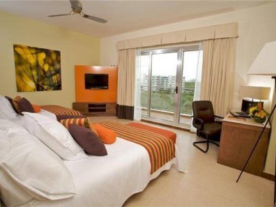 Фото отеля Krystal Urban Cancun 5*
