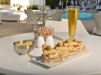 Фото отеля Oh! The Urban Oasis - Adults 3*