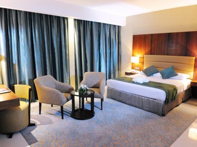 Фото отеля Howard Johnson Hotel Abu Dhabi 3*