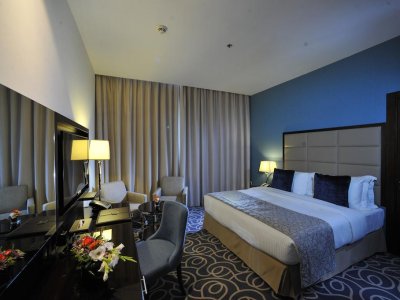 Фото отеля Ramada Abu Dhabi Corniche 4*