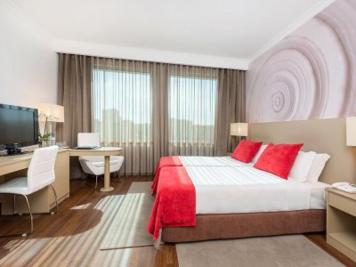Фото отеля TRYP Lisboa Oriente Hotel 4*