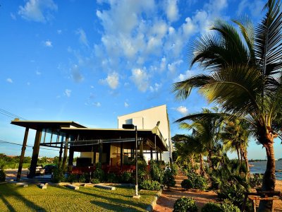Фото отеля Dragon Beach Resort 3*
