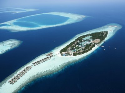 Фото отеля Vilamendhoo Island Resort & Spa 4*