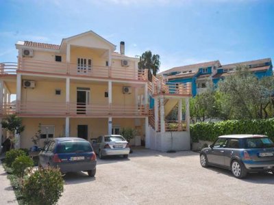 Фото отеля APARTMENTS MIR 3*